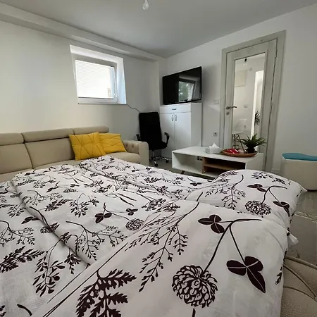 Apartment Iman